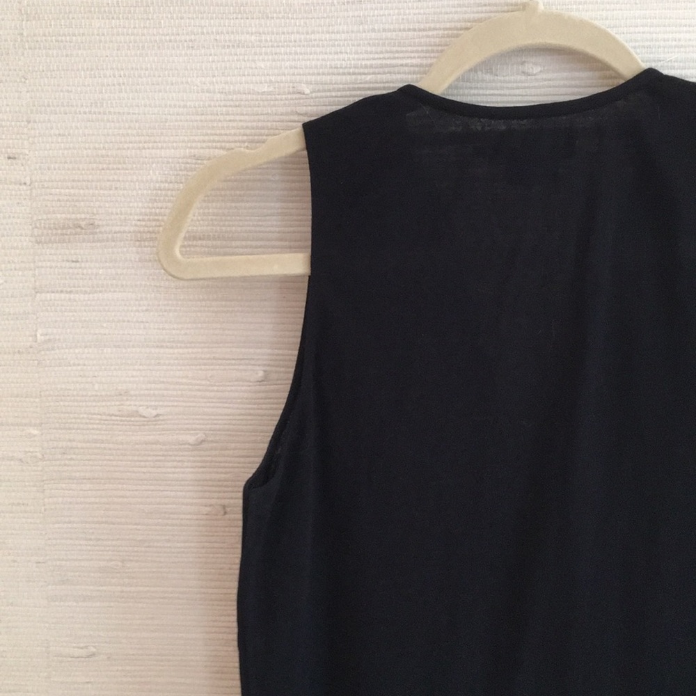 Ralph Lauren Black Sleeveless Ruffle V-neck Top - Picture 7 of 8